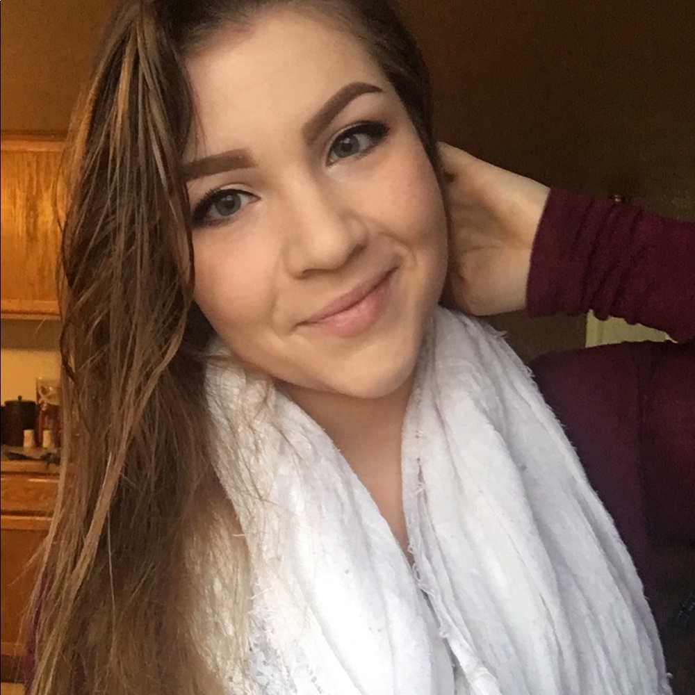 Meet your Posher, Amber